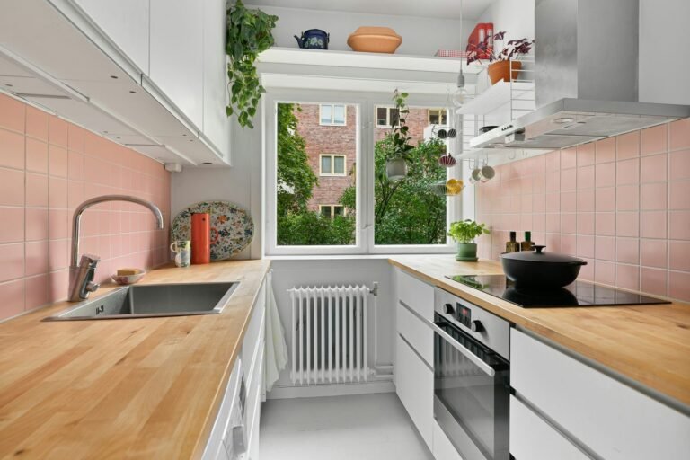 Cozinha pequena decorada: ideias para organizar e ganhar estilo