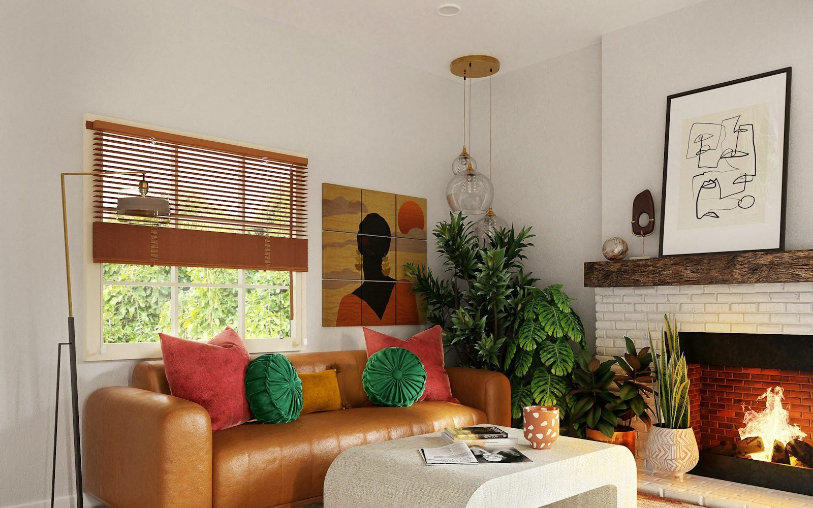 Sala acolhedora com sofá de couro caramelo, almofadas coloridas, plantas e lareira